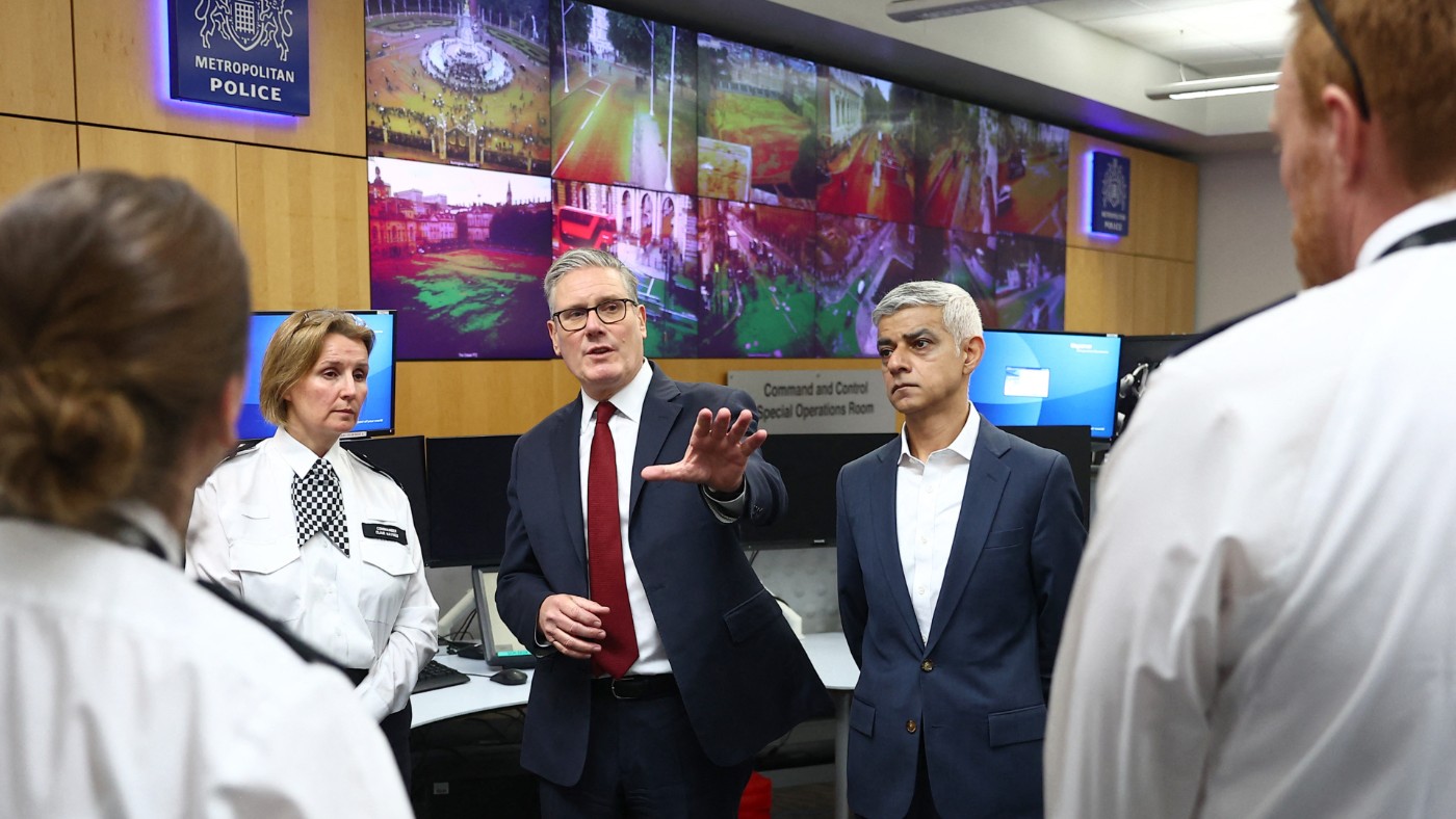 Sadiq Khan cancels Met police Palantir contract, with pressure to end all links to AI firm
