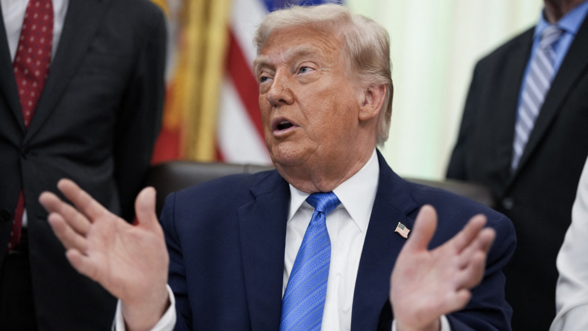Trump vows to 'hit Iran hard' as he pivots from de-escalation