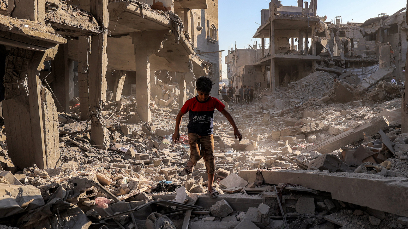 Thousands of Palestinians buried under rubble in Gaza 'may never be identified', says Red Cross