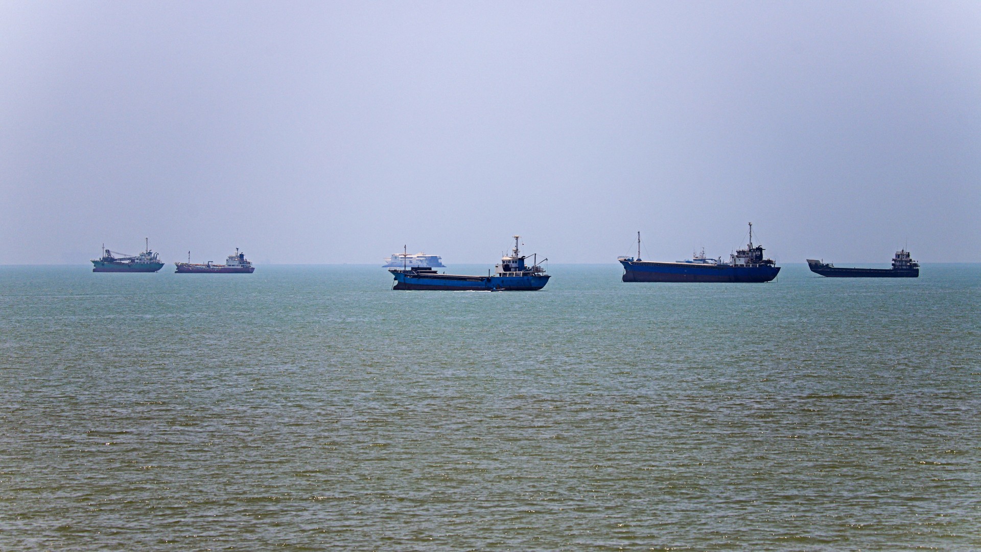 Iran recloses Strait of Hormuz after Israeli attacks on Lebanon