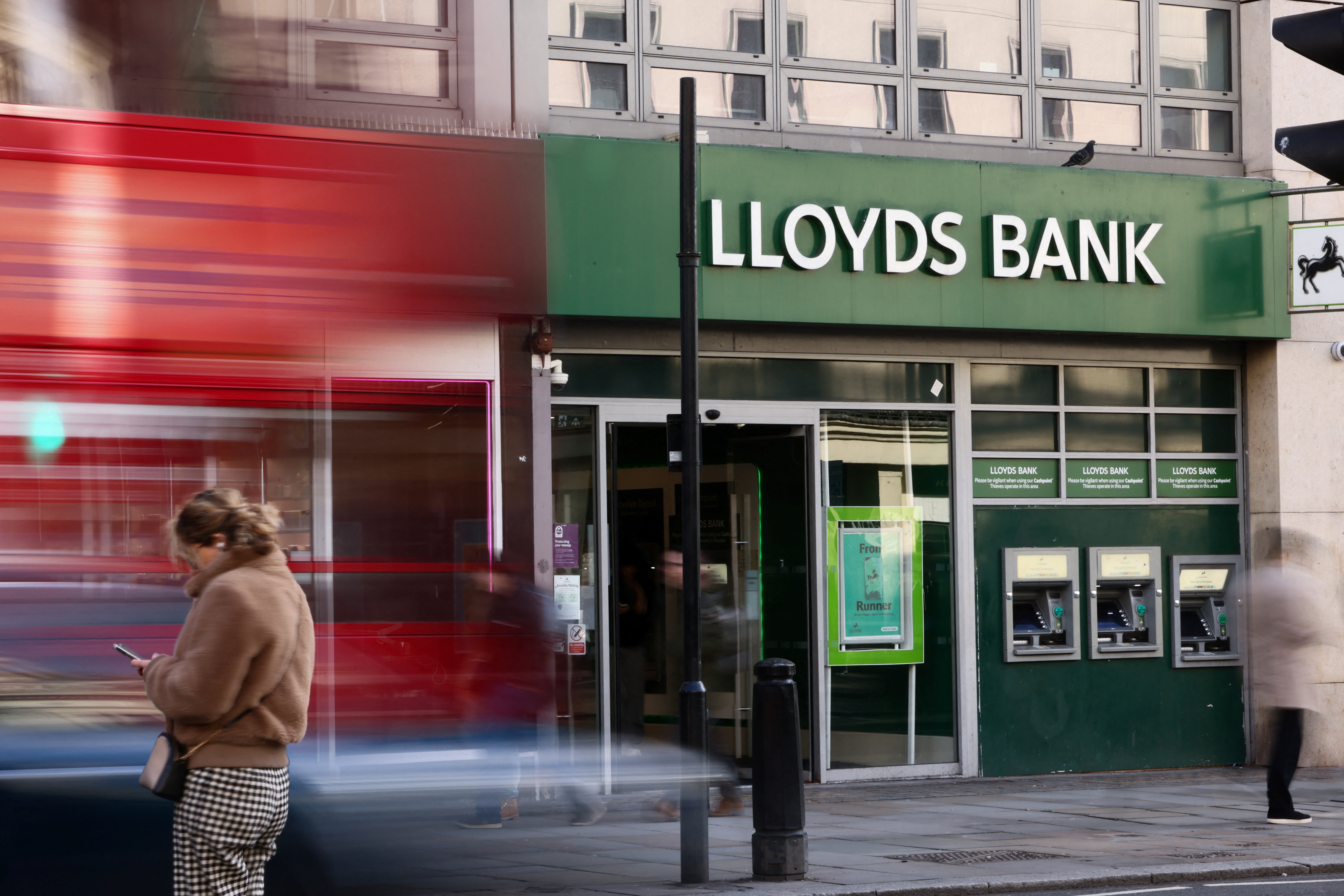UK: Backlash as Lloyds 'debanks' independent media outlet The Canary 'with no explanation'