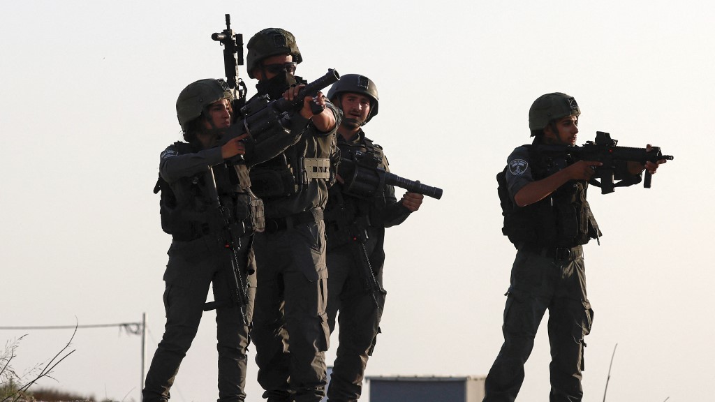 Palestinians reject Hamas disarmament before full Israeli withdrawal, poll finds