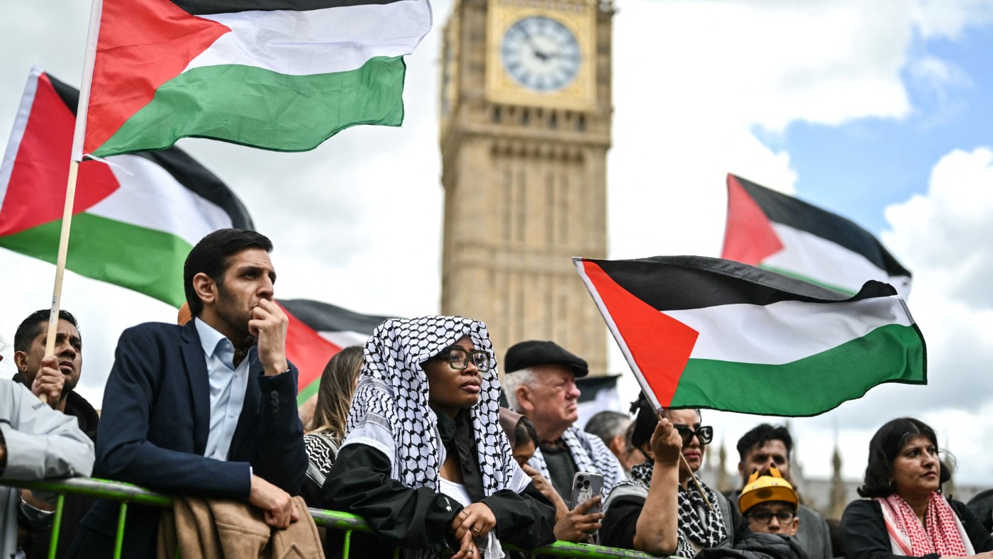 Pro-Palestine coalition condemns Starmer for suggesting ban on marches